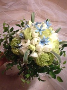 生花のクラッチブーケ